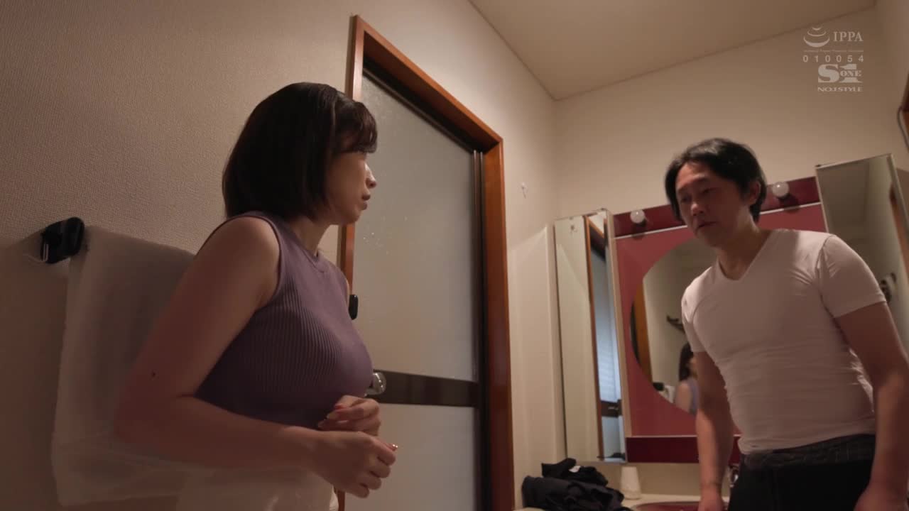昨天侵入我家的强盗犯、是被炒鱿鱼欠债累累跑路1年间的小叔。奥田咲 - AV大平台-中文字幕,成人影片,AV,国产,线上看
