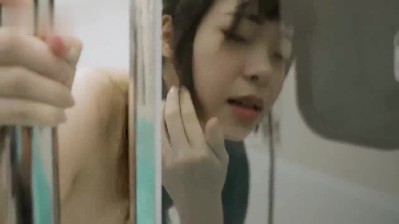 透明人电车痴汉偷上萝莉学生妹 - AV大平台-中文字幕,成人影片,AV,国产,线上看