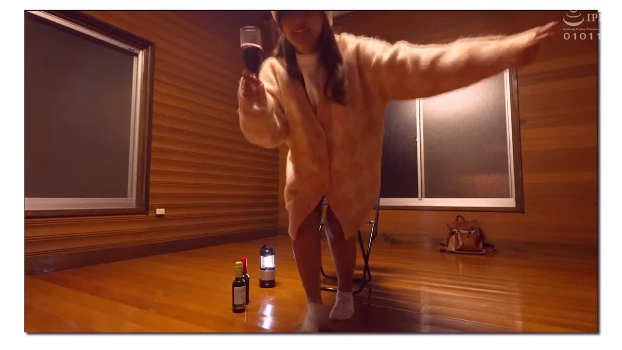 膣汁を精液に置換！パンチラで男性視聴者を誘惑するソロキャン女子インフルエンサー就寝中にテントにこっそり入って添い寝しても最後は中出しまでヤらせてくれる - AV大平台-中文字幕,成人影片,AV,国产,线上看