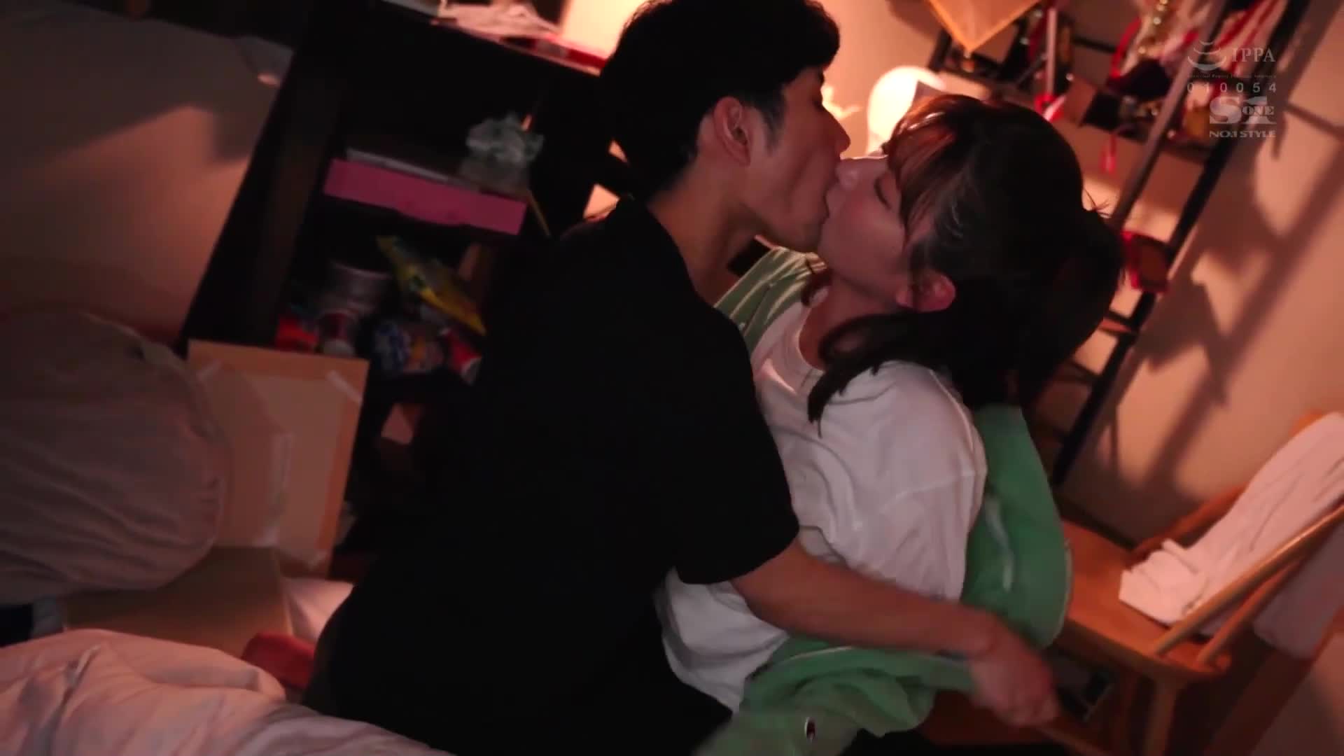 宅男的爆乳前辈与在故乡的再会，一整个夏天都在射精在那松散却肉感十足的女体上的两天两夜。鹫尾芽衣 - AV大平台-中文字幕,成人影片,AV,国产,线上看