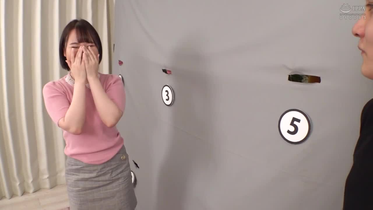 一般男女监控AV 女大学生限定！从一排排张开的嘴巴里，用浓厚的舌吻来猜猜谁是男朋友！如果猜错，就会突然被大鸡巴即时插入！第一次公开深吻，舌头缠绕得如此激烈，让女大学生的私处湿透，即使在男朋友面前也无法停... - AV大平台-中文字幕,成人影片,AV,国产,线上看