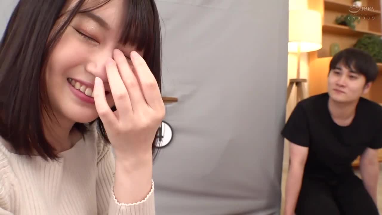 一般男女监控AV 女大学生限定！从一排排张开的嘴巴里，用浓厚的舌吻来猜猜谁是男朋友！如果猜错，就会突然被大鸡巴即时插入！第一次公开深吻，舌头缠绕得如此激烈，让女大学生的私处湿透，即使在男朋友面前也无法停... - AV大平台-中文字幕,成人影片,AV,国产,线上看