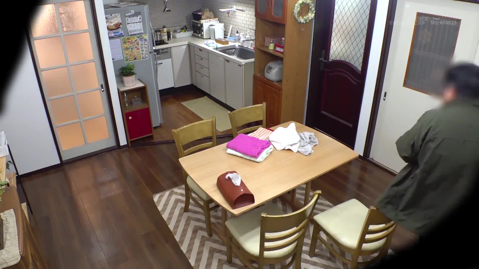 成熟した姉の裸に触れた童貞弟はイケない事と知りつつもチ○ポを勃起させて「禁断の近親相〇」してしまうのか！？【あやめ編】 - AV大平台-中文字幕,成人影片,AV,国产,线上看