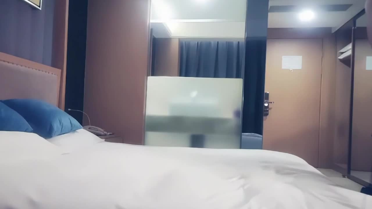 Beautiful girl with big breasts and silky flesh eats cock and has sex. You can watch it, but you can&#039;t lick it too much. It&#039;s a bit too much. It hurts a bit. Nice figure. Nice voice. - AV大平台-Chinese Subtitles, Adult Films, AV, China, Online Streaming