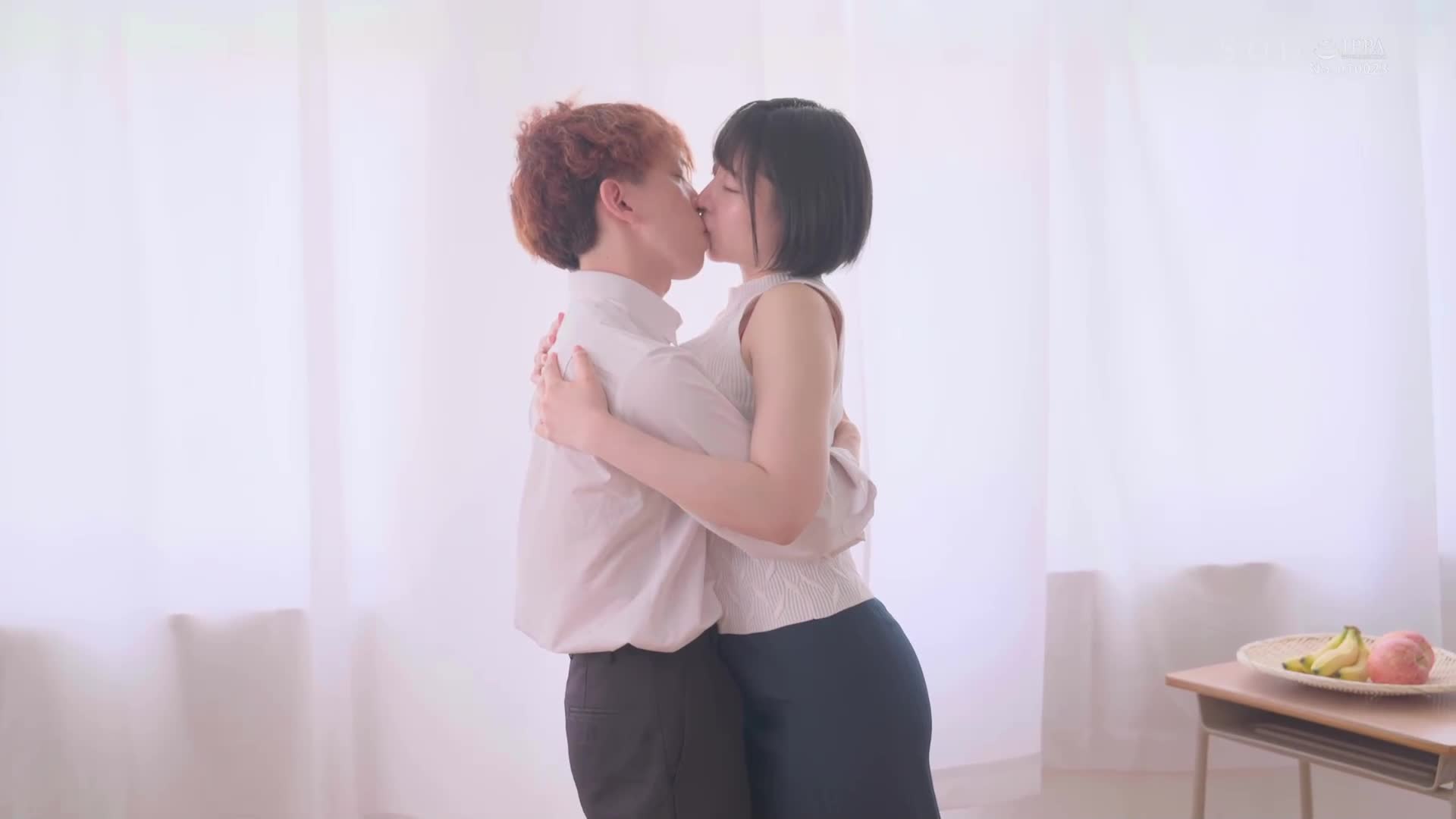 「女性的身体是这样的吗？」神秘的美术老师与密集的写生课程 夏目响 - AV大平台-中文字幕,成人影片,AV,国产,线上看