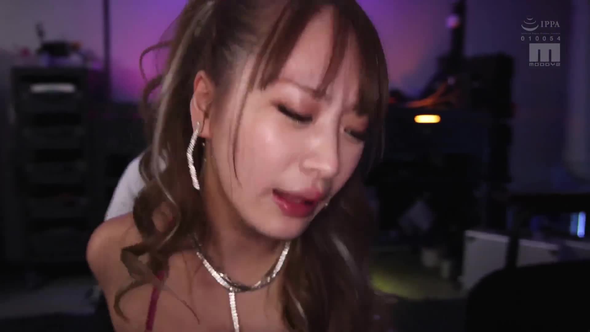 令和时代的新女孩明星诞生！ ！博多第一小恶魔女孩爱上了俱乐部和男性生殖器 在俱乐部逆向认识→因为兴奋而AV出道 绫波莲 - AV大平台-中文字幕,成人影片,AV,国产,线上看