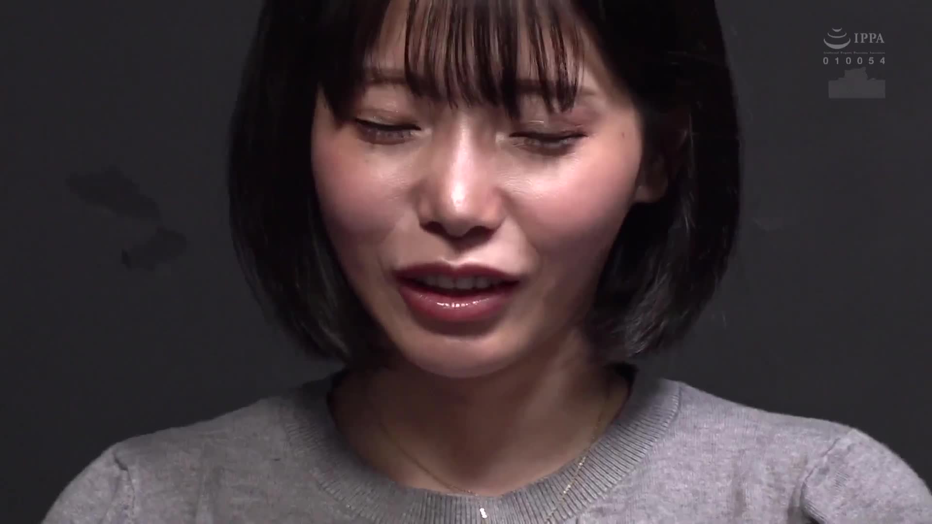 残酷的镜子游戏输了就要受到色情惩罚！清纯的年轻妻子们即使在丈夫在旁也毫不在意地接受内射性爱，还有更惊人的是，年轻妻子们还要再次享受这种欲望！ 15 - AV大平台-中文字幕,成人影片,AV,国产,线上看