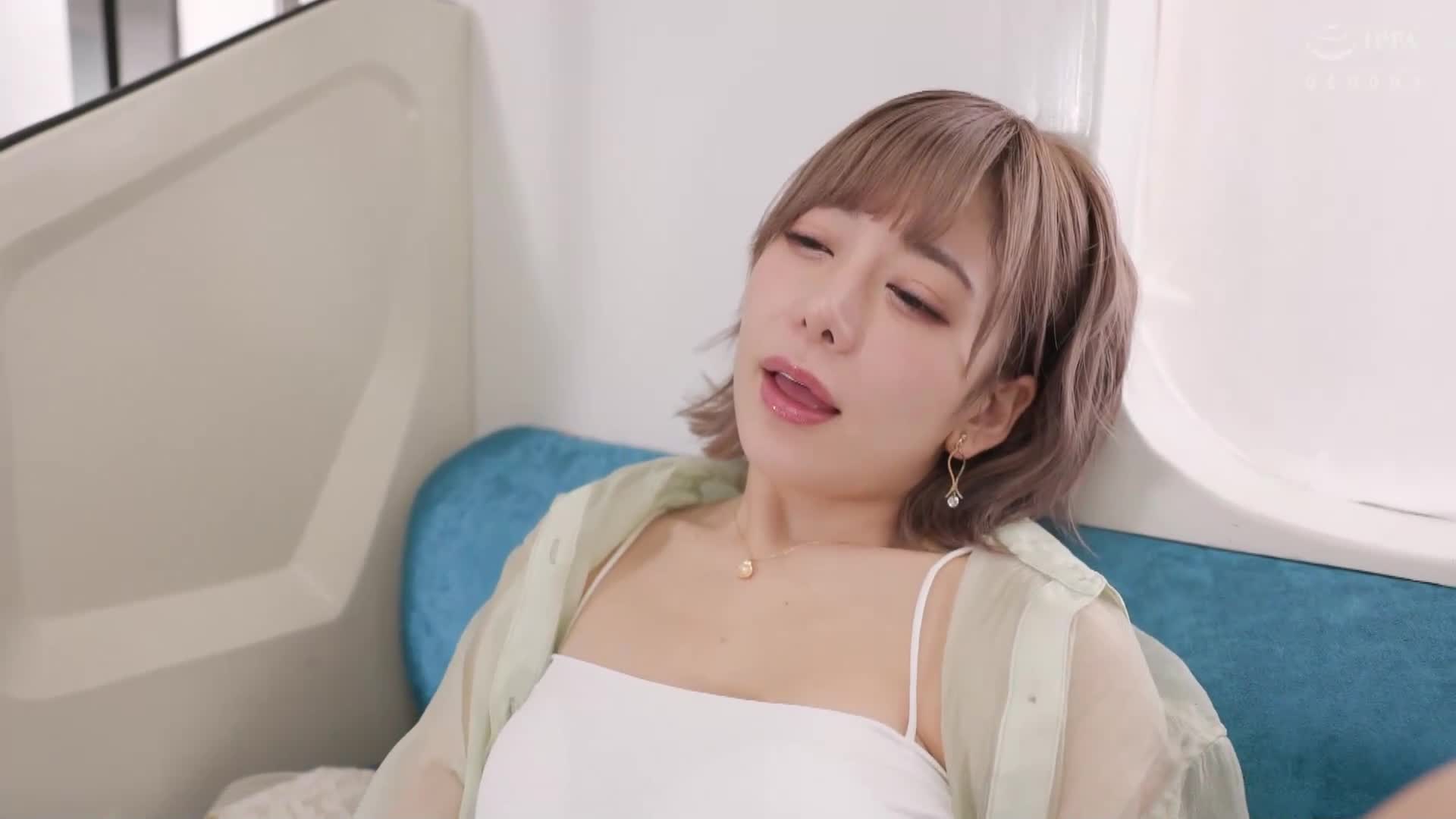 On an abandoned local train he humiliates a couple of dull old men by chasing them around and forcing them to cum 13 times! ! There is a village, a licking slut girl, who will not let you go home even if you come - AV大平台-Chinese Subtitles, Adult Films, AV, China, Online Streaming