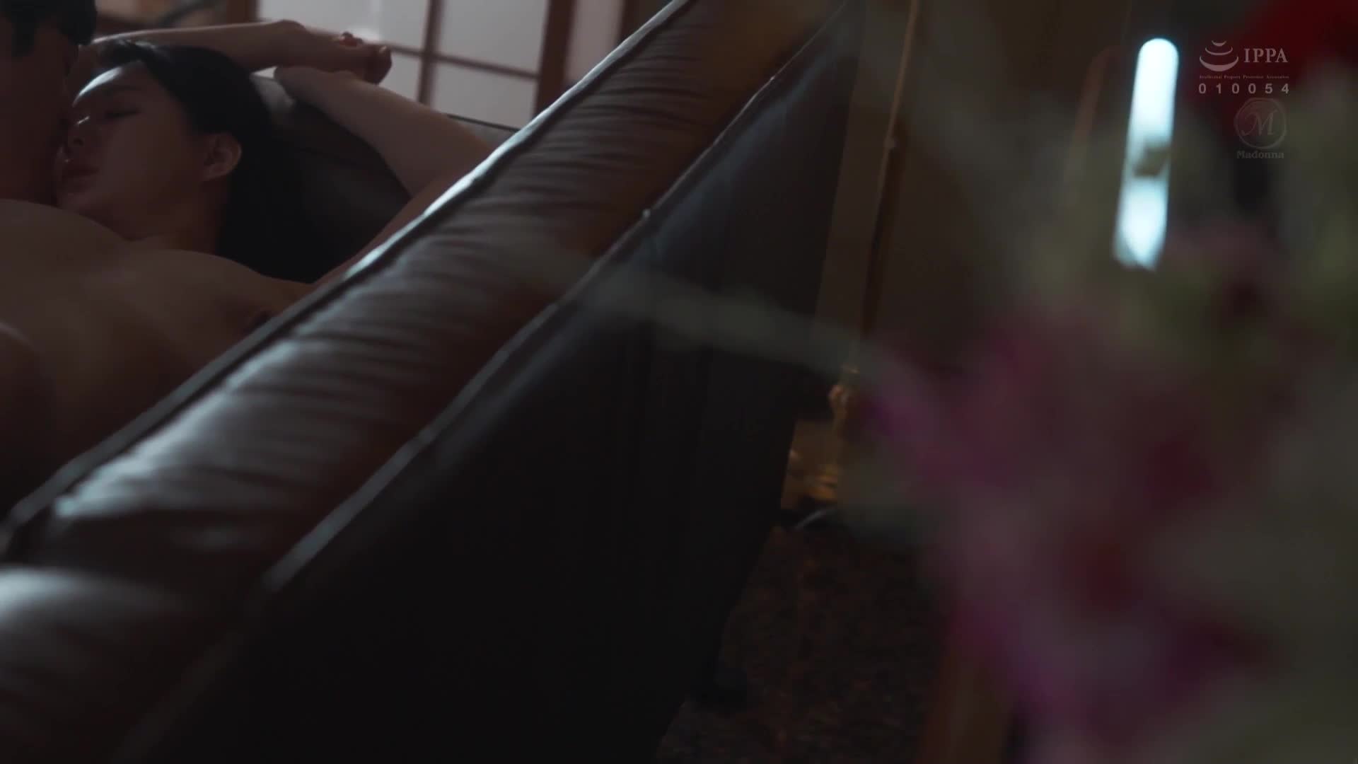 超乳N罩杯美熟女 中出解禁 专属第3弹！ ！ 与丈夫做完爱后总是被绝伦的继子中出...。城崎百濑 - AV大平台-中文字幕,成人影片,AV,国产,线上看