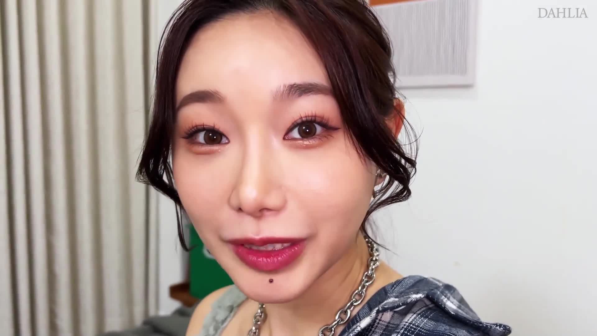 The footage of a revenge of a pure and neat college girl from Minato Ward who got too cocky has been fucked by a Minato Ward gal has been viewed 3 million times. Mitsuha Chiharu - AV大平台-Chinese Subtitles, Adult Films, AV, China, Online Streaming