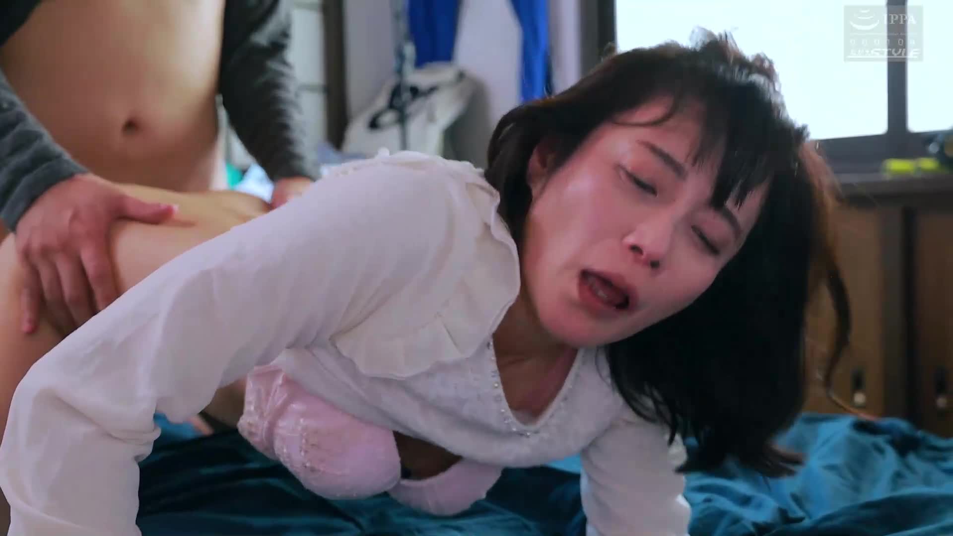 熟母34 ～父亲旁母子不道德的性爱～ 平冈里枝子 - AV大平台-中文字幕,成人影片,AV,国产,线上看