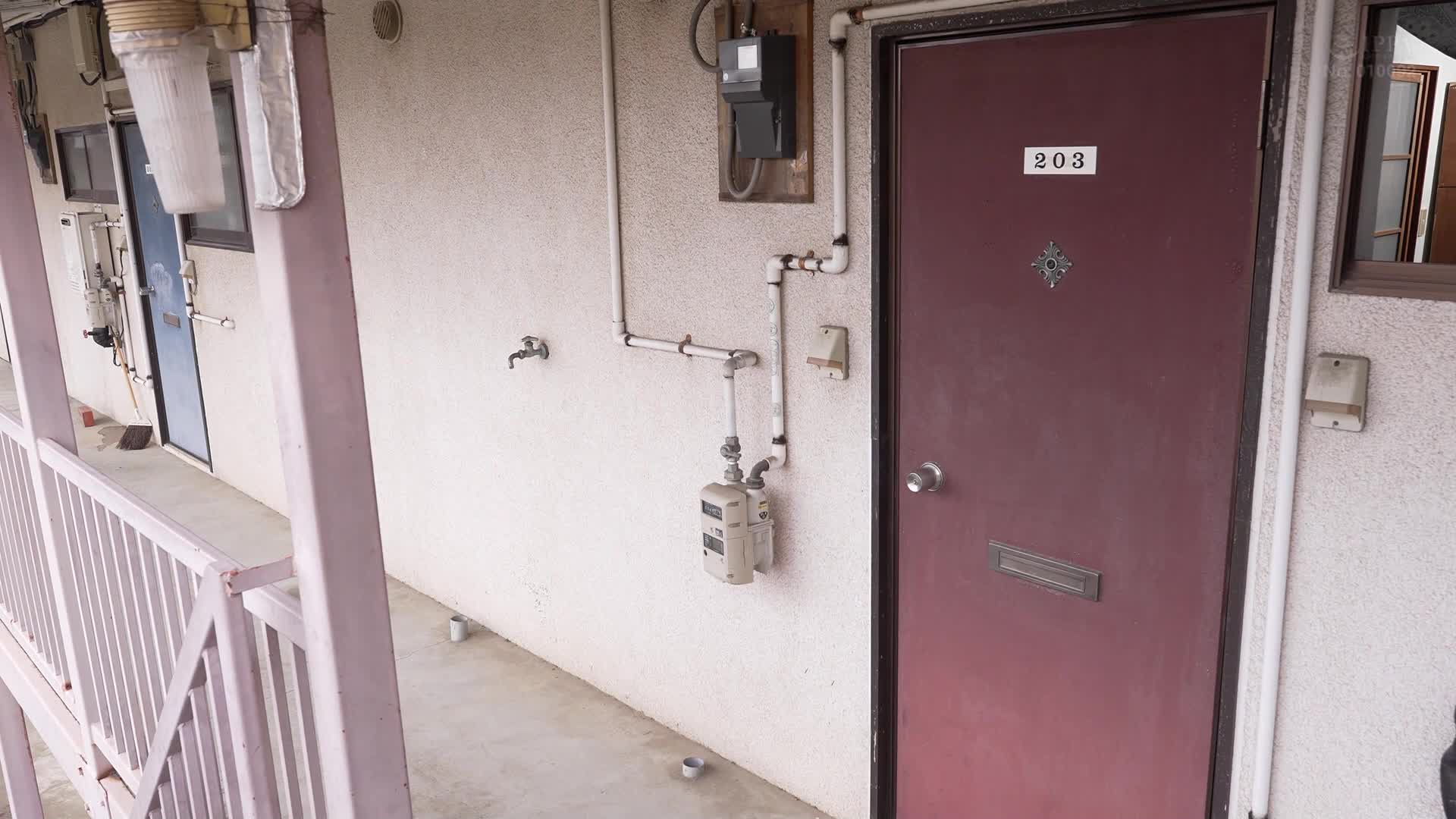 美少女呆萌邻居跟踪者的偷窥亲吻大作战！皆濑明里 水川润 - AV大平台-中文字幕,成人影片,AV,国产,线上看