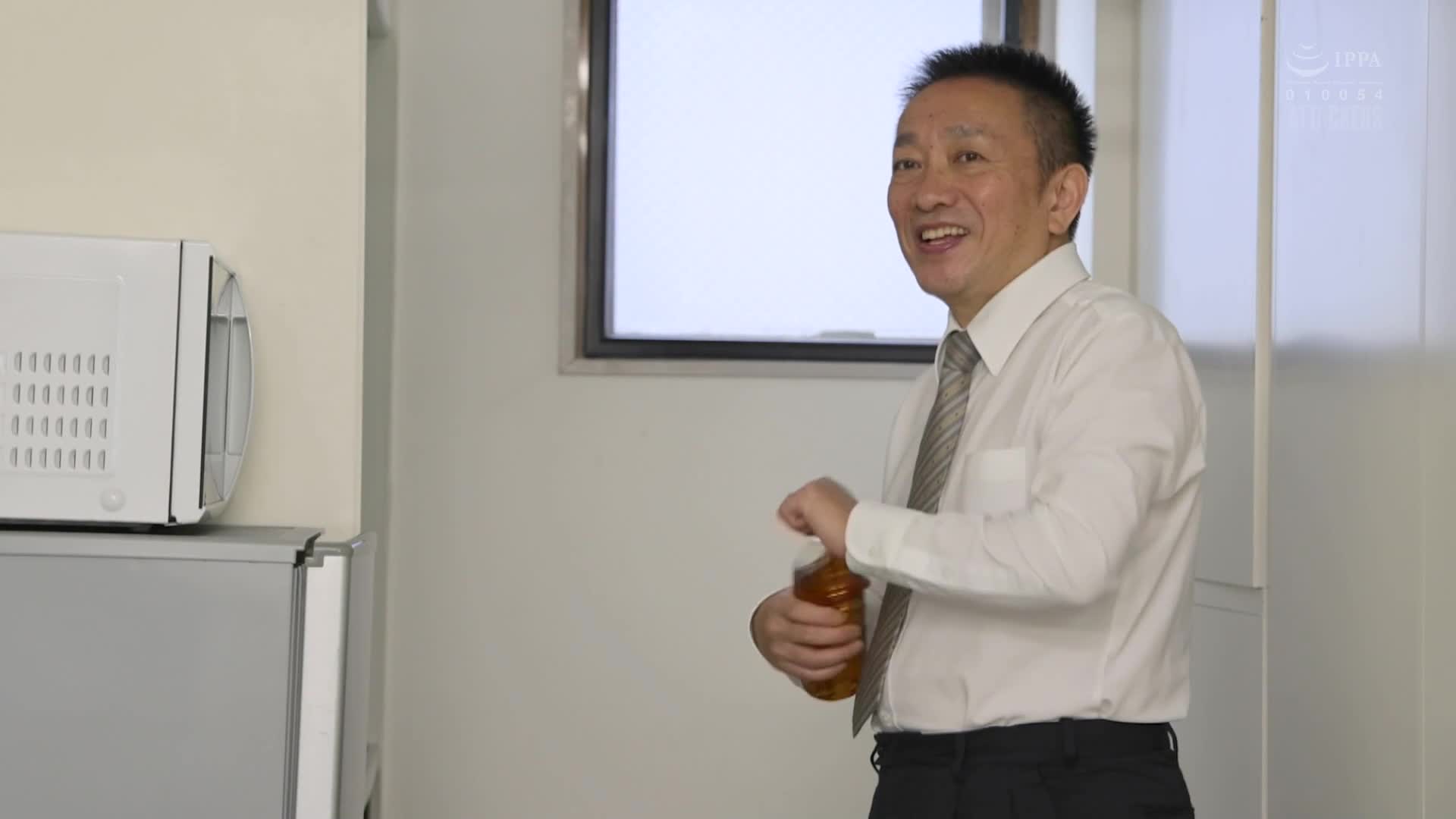 My subordinate, who I thought was plain, serious and quiet, teased me as if to tease me, who was bad at work and family, and squeezed out my semen. Yasui Kaoru - AV大平台-Chinese Subtitles, Adult Films, AV, China, Online Streaming