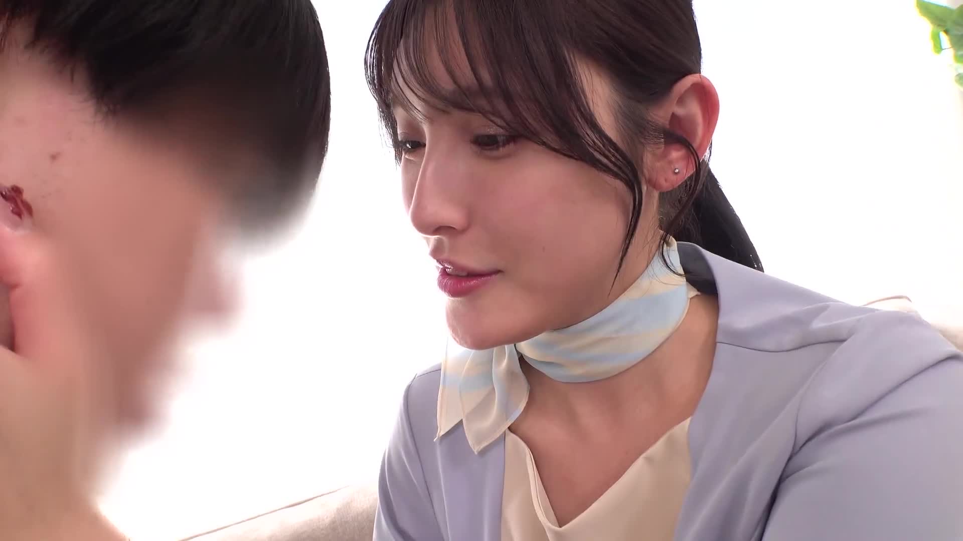 A neat and elegant beauty consultant who works at a top-class department store in Ginza has sex with a virgin! A virgin boy with no experience in kissing will kiss a girl with lovely lips and kissing, sucking her tongue, inserting her tongue, and thrust her tongue into a virgin thrust! Her face is c... - AV大平台-Chinese Subtitles, Adult Films, AV, China, Online Streaming