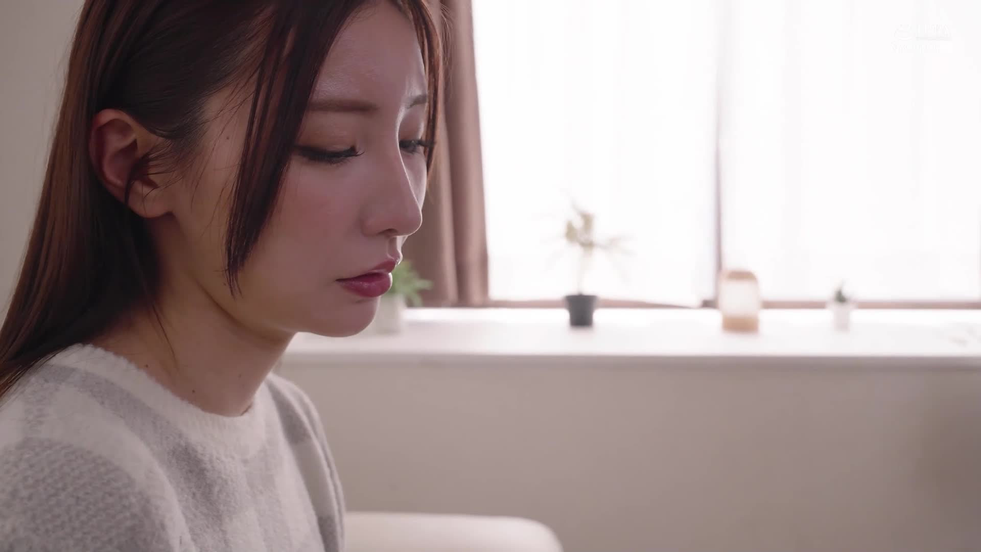 脸孔优雅，下半身粗俗-以美腿擦弄股间，在我们看不见的地方多次达到高潮-水端麻美 Nia - AV大平台-中文字幕,成人影片,AV,国产,线上看