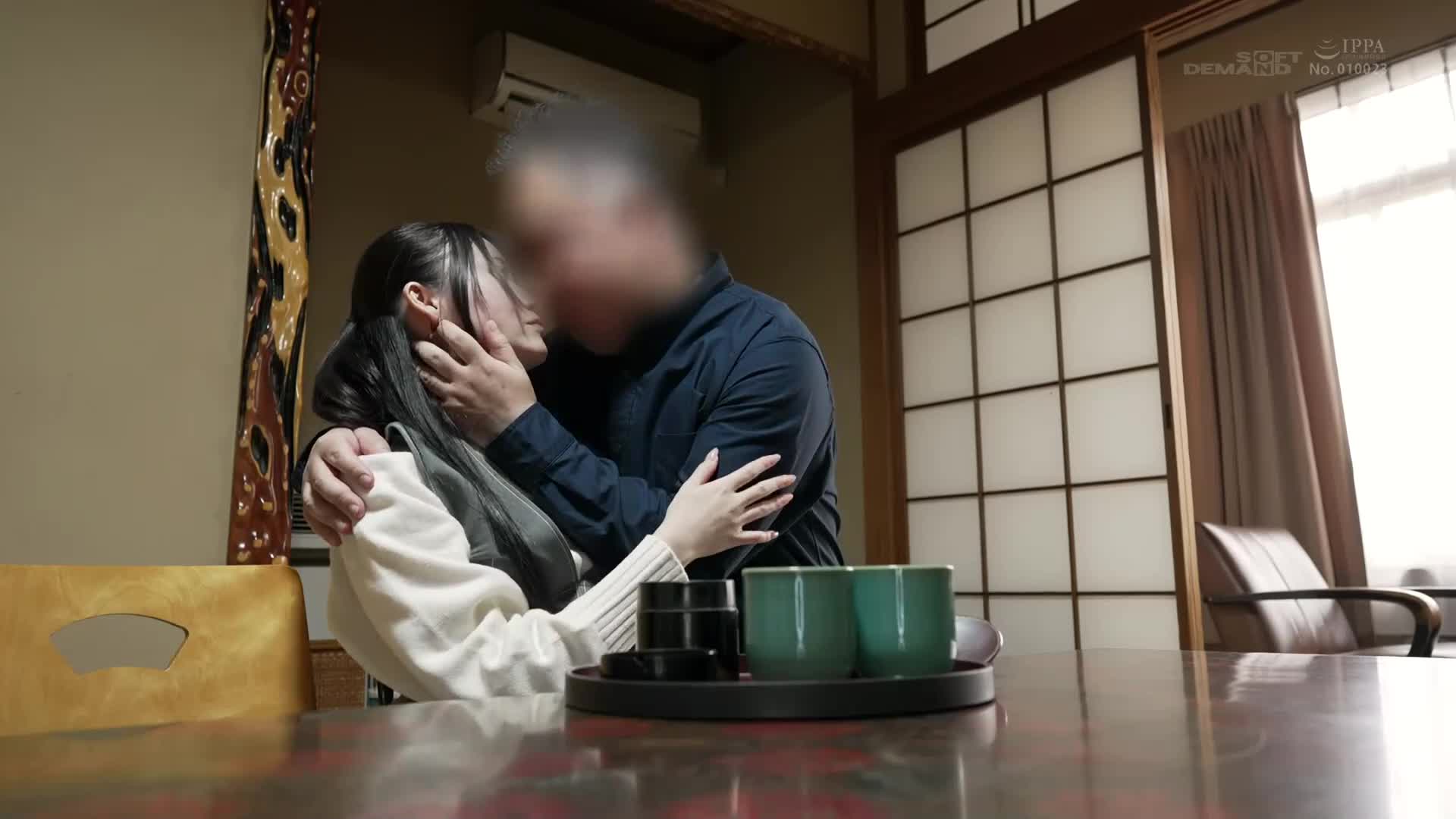【受不住中年男性的诱惑】肉食害羞女学生JD与绝伦中年男子一夜六次！暗中穿着cosplay的内射温泉之旅！ 21岁的由奈【故事发生在高温泉里的互卖器官合约】 - AV大平台-中文字幕,成人影片,AV,国产,线上看