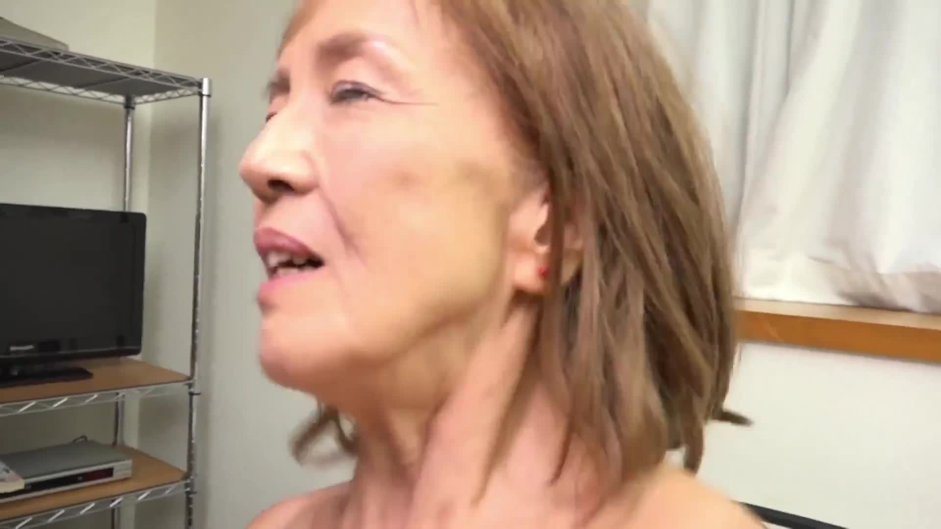 Grandma gets mad at her grandson&#039;s erect genitals and gets creampied 240 minutes - AV大平台-Chinese Subtitles, Adult Films, AV, China, Online Streaming