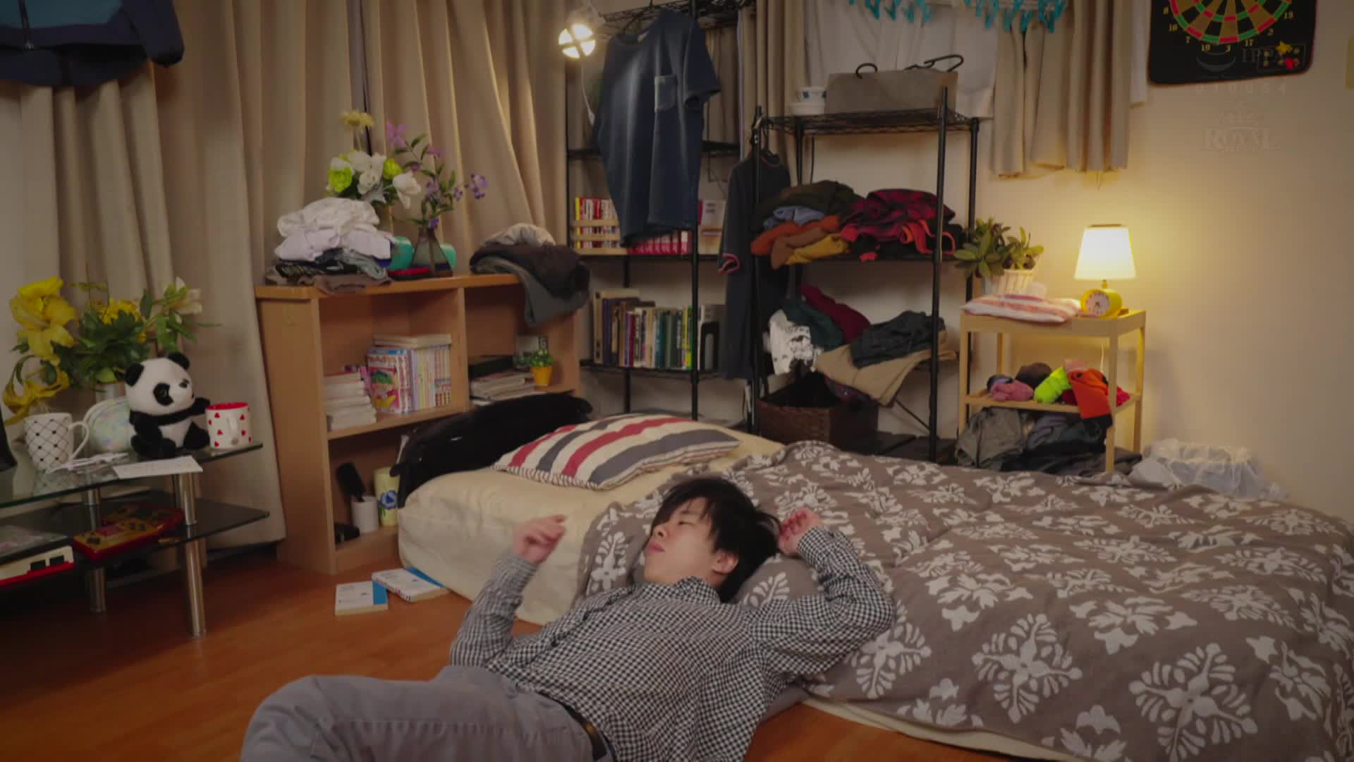 When I got home, I saw a strange, slender, busty gal! For some reason, she was staying there and seducing me gently... Momonaga Sarina - AV大平台-Chinese Subtitles, Adult Films, AV, China, Online Streaming