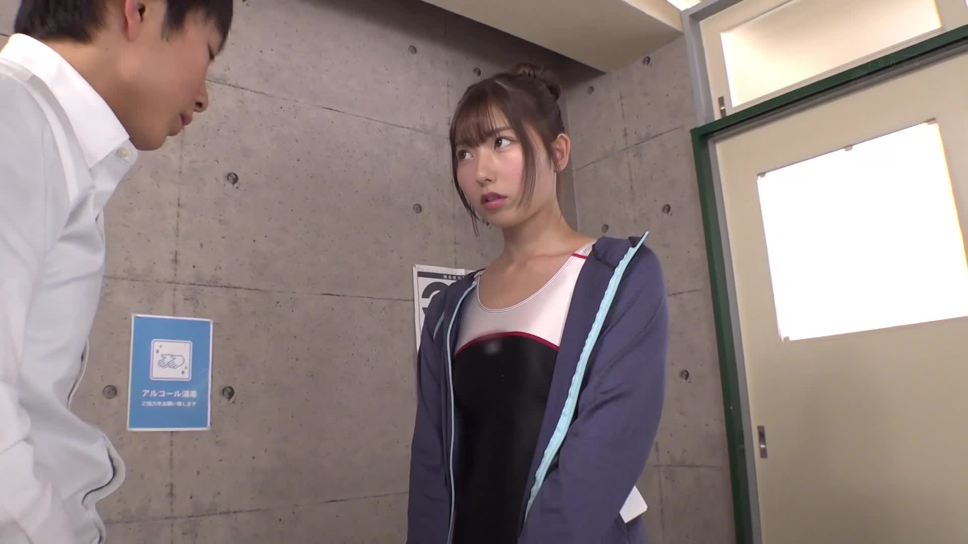 The condom tears and unexpectedly fucks raw! She cums inside her many times with the super-accelerating piston! Aizawa Miyu - AV大平台-Chinese Subtitles, Adult Films, AV, China, Online Streaming