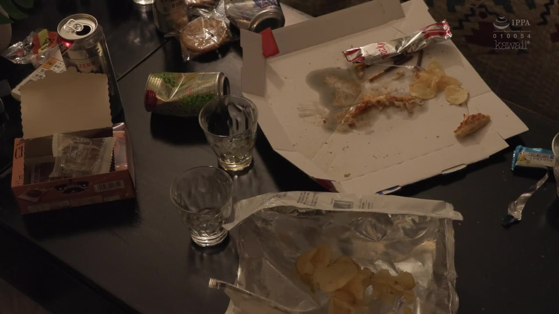 我是夏天的所有物吗？即使知道你不会属于我的，我却被你控制着。不只是在孤独时方便地需求身体的朋友，我愿意牺牲一切去追求不会消失的青春刺青，你是我超越朋友但未到恋人的存在，日向夏 - AV大平台-中文字幕,成人影片,AV,国产,线上看