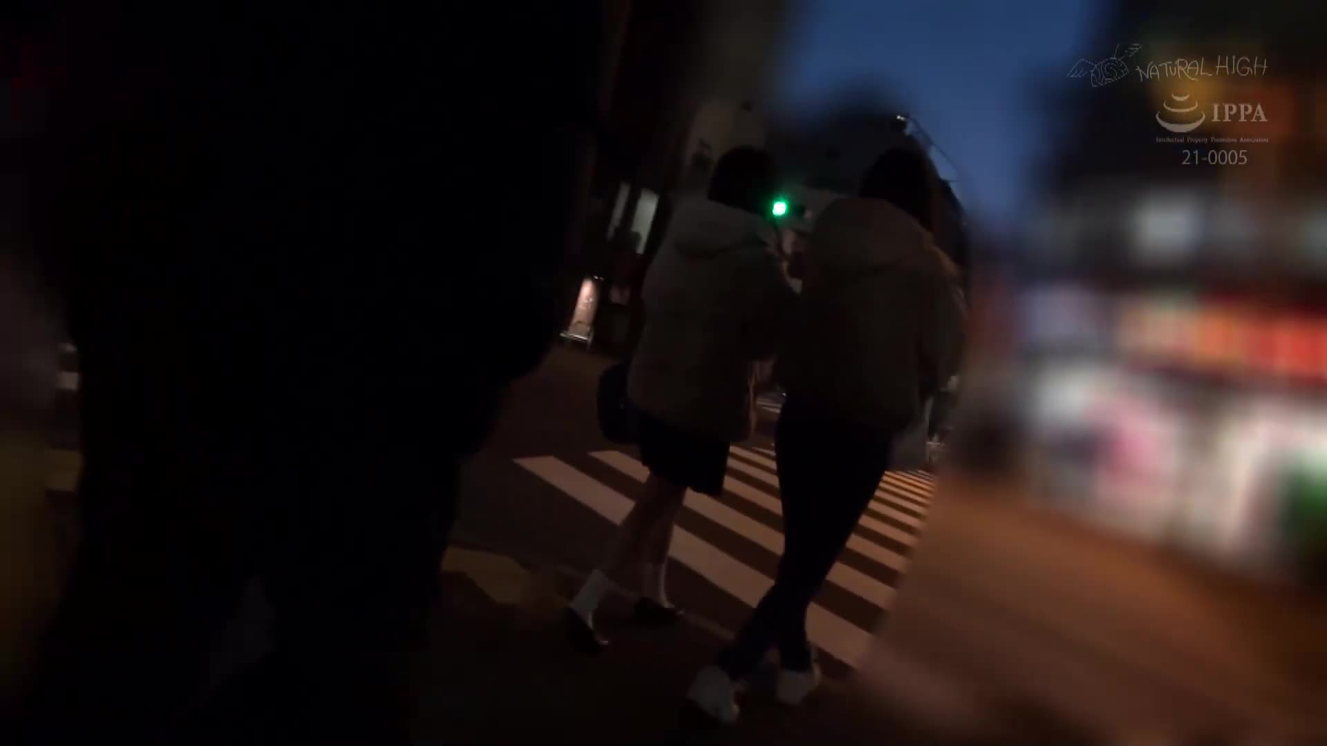 保护女儿而牺牲肛门给入侵者的母亲，但最糟糕的是女儿也被卷入其中，开始最糟糕的四人肛交亲子4P 2 - AV大平台-中文字幕,成人影片,AV,国产,线上看