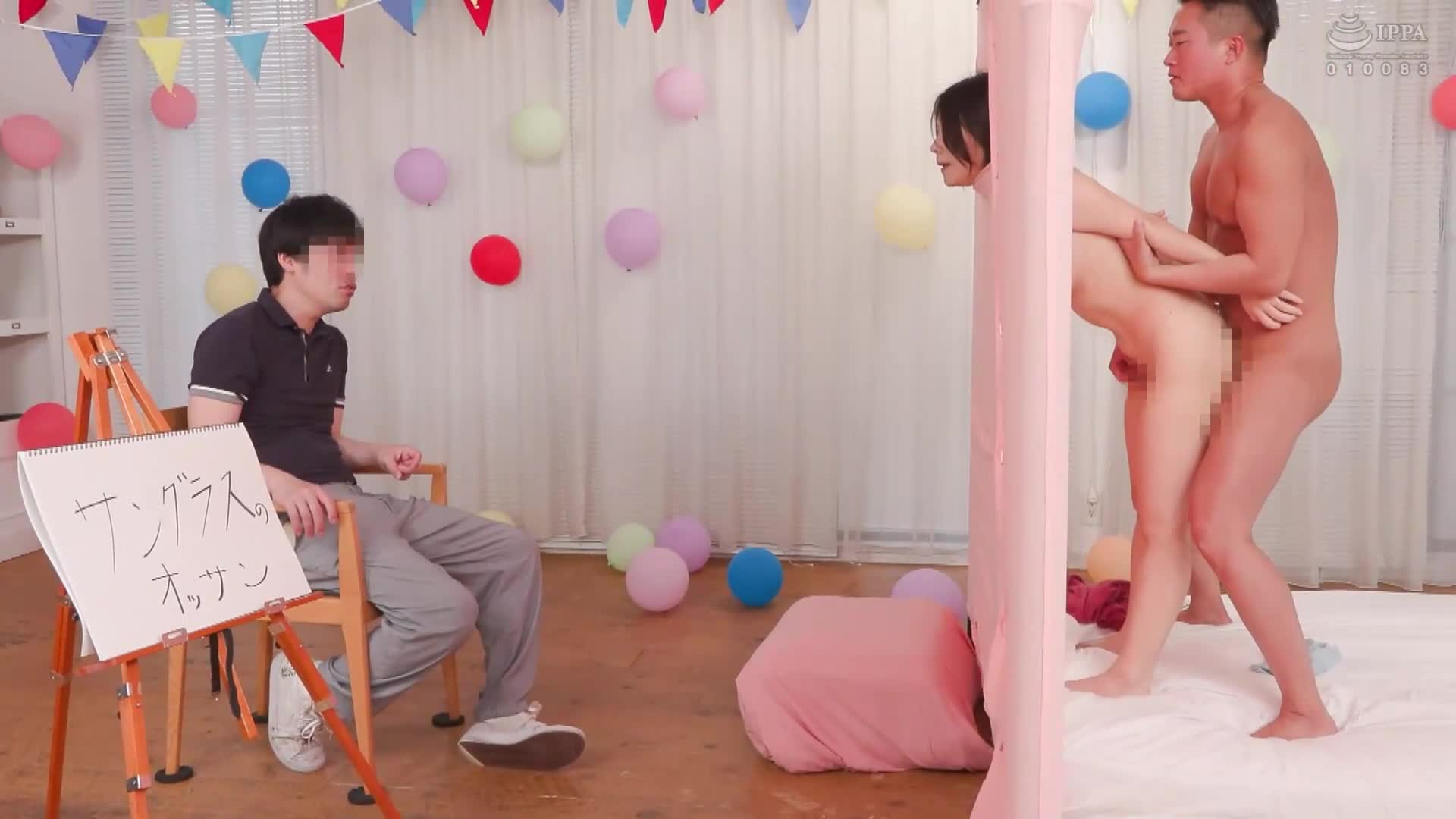 一般男女監控AV，臉是丈夫/身體是NTR！2 在丈夫毫不知情的情況下，一位人妻從牆洞中只露出臉，進行巨大陽具性愛，連續內射，以免被發現！ - AV大平台 - 中文字幕，成人影片，AV，國產，線上看