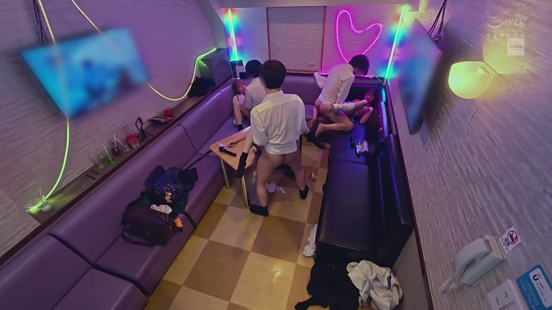 KTV包厢里超拽美少女三人组被激怒店员下药迷翻硬上全记录 美澄玲衣 小野寺舞 - AV大平台-中文字幕,成人影片,AV,国产,线上看