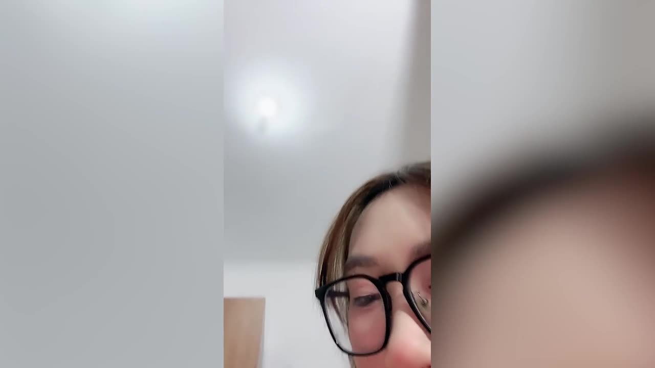 十个眼镜九个骚~吃鸡无套干逼无套啪啪~深喉口爆~精子射嘴！ - AV大平台-中文字幕,成人影片,AV,国产,线上看