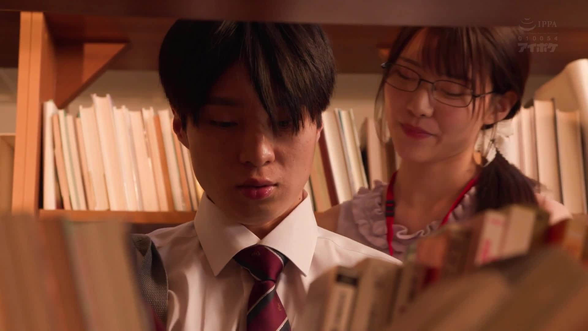 [AI解码版]每天早上在电车的座位上阅读的清纯美女姐姐，竟然是一位拥有特殊性癖的痴女，喜欢玩弄M男... 爱才莉亚 - AV大平台-中文字幕,成人影片,AV,国产,线上看