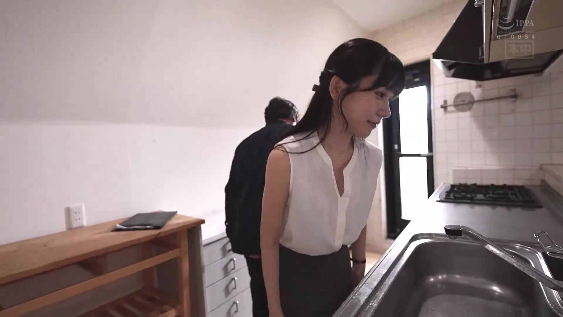 [AI解码版]紧迫的窃窃私语，诱惑内视的夫妻，五日市芽依把握机会取得20次中出合约的不动产女性供应者 - AV大平台-中文字幕,成人影片,AV,国产,线上看