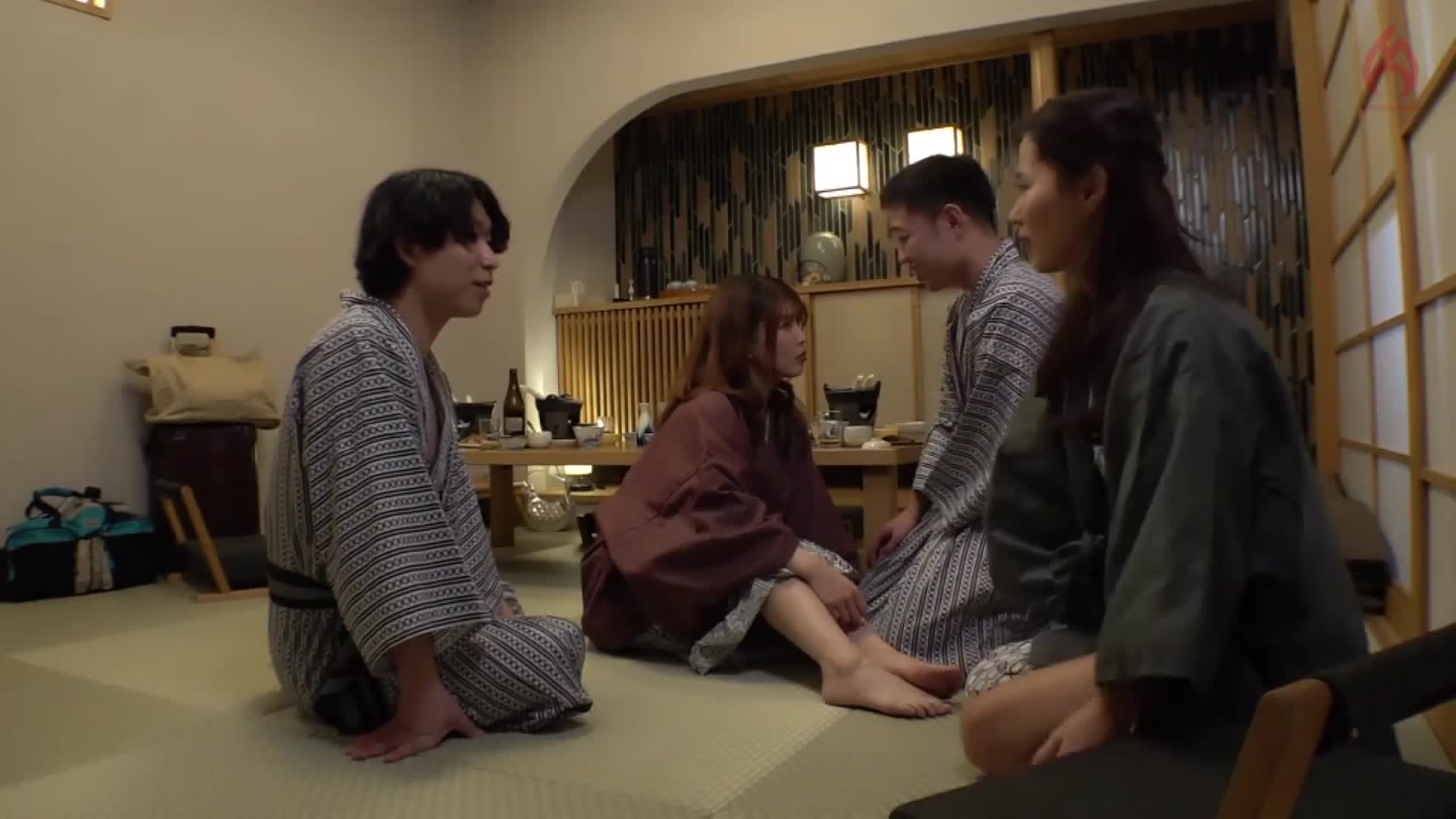 【意識改變NTR】使用指點催眠，夫妻交換後胸部豐滿的妻子互相忘記丈夫瘋狂享受溫泉之旅 新村晶 通野未帆 - AV大平台 - 中文字幕，成人影片，AV，國產，線上看