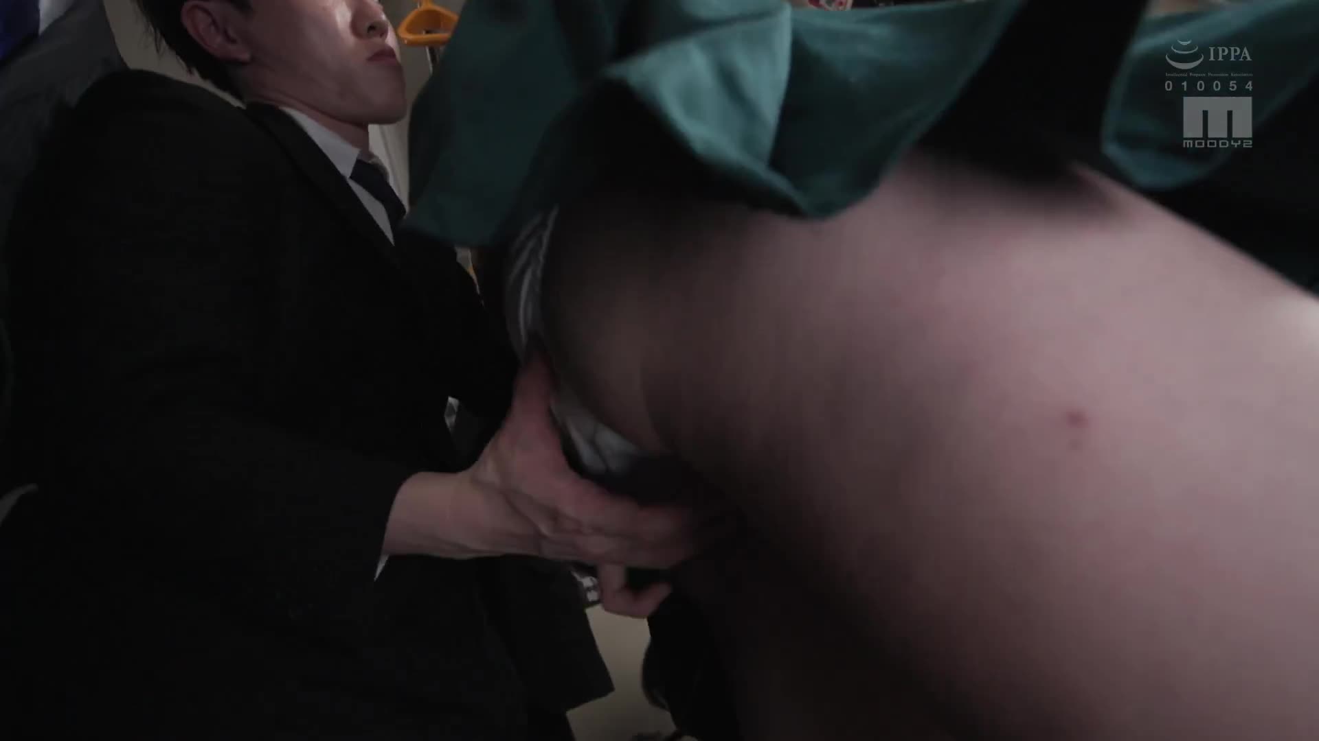 絕對讓你高潮的神手男，使得早洩體質互相騎乘插入，墜入深淵的清純女孩聖水淋漓痴態電車 純白彩永 - AV大平台 - 中文字幕，成人影片，AV，國產，線上看
